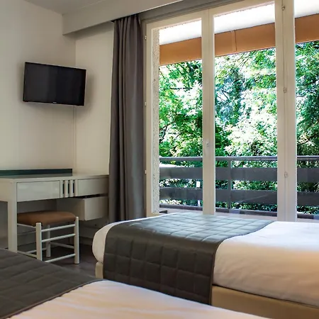 Garden & Capvern-les-bains Hotel 3*