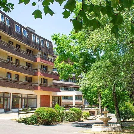 Garden & Capvern-les-bains Hotel Capvern