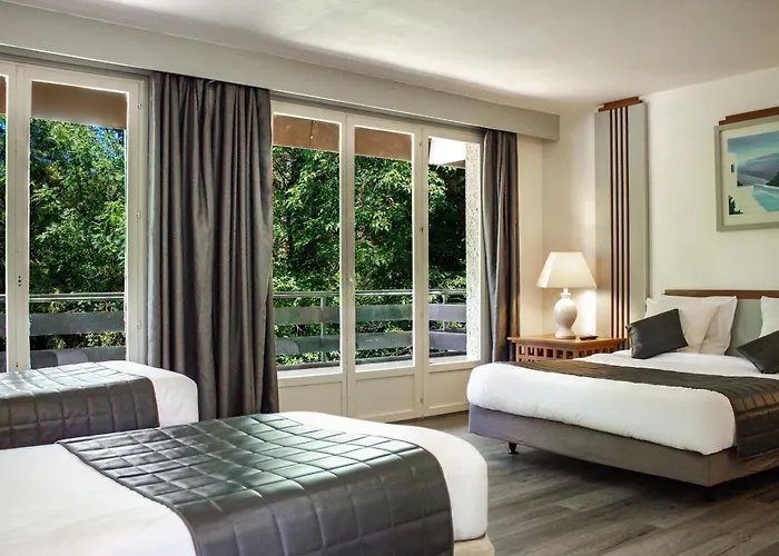 호텔 Garden & Capvern-les-bains 3*