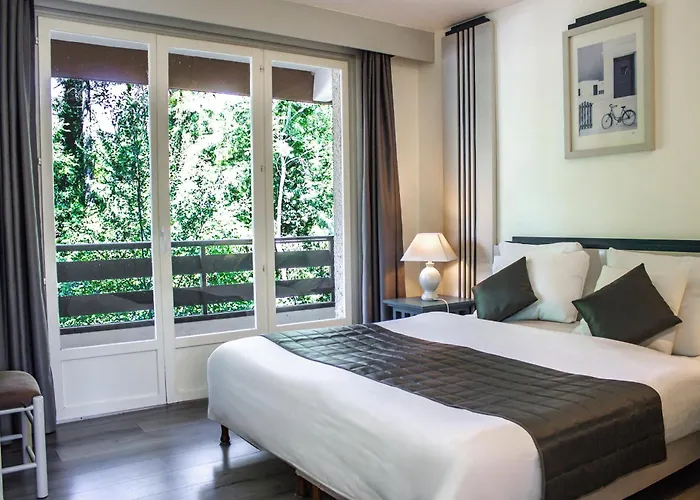 Garden & Capvern-les-bains 캡버른