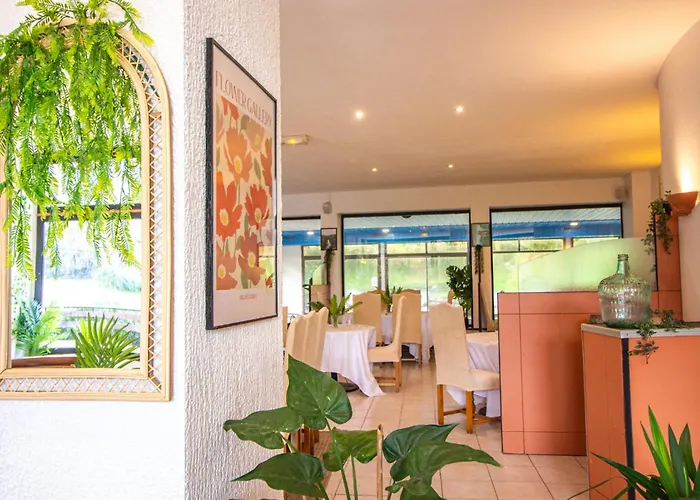 Garden & Capvern-les-bains 호텔 캡버른